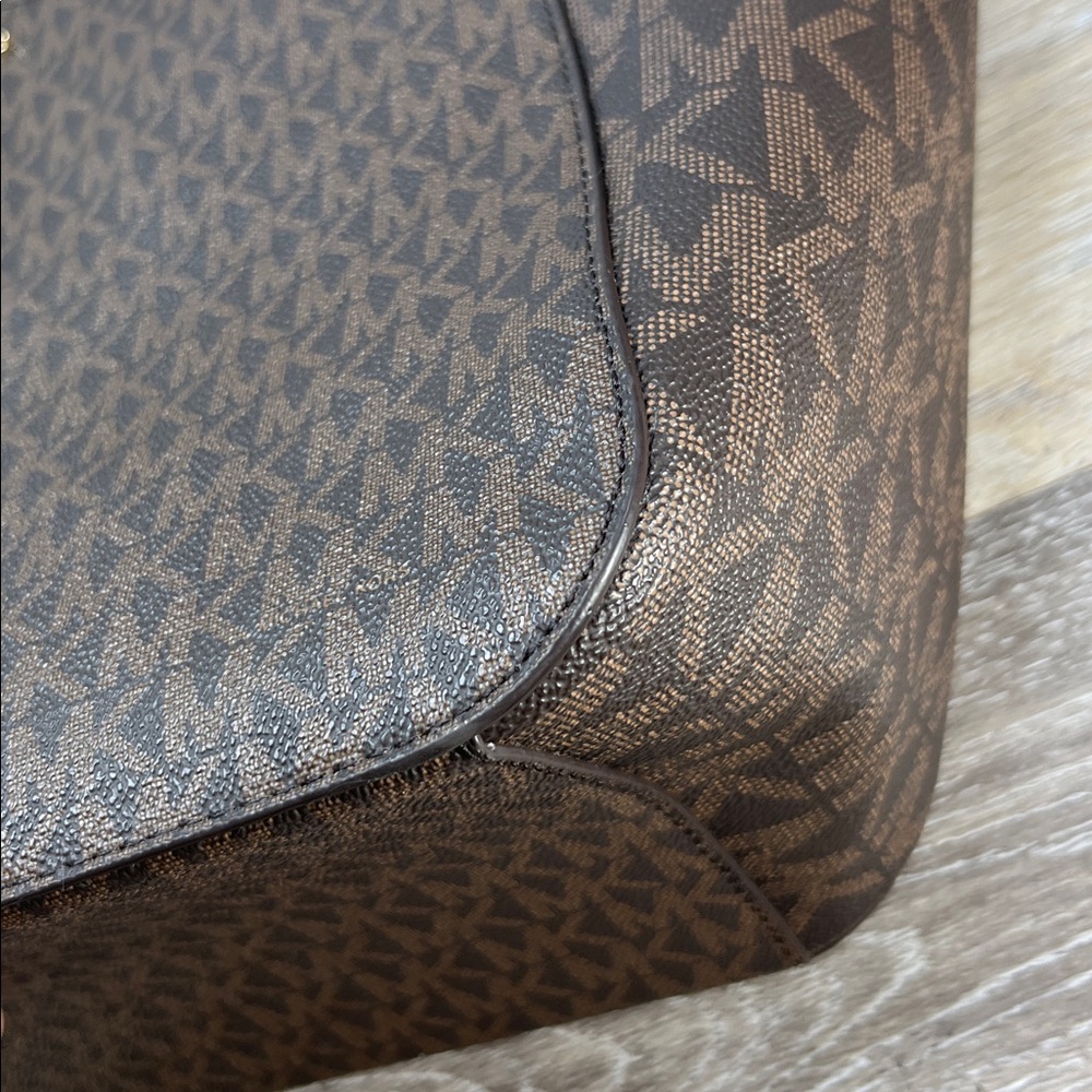 8366 MICHAEL KORS BROWN JET SET TOTE BAG 257878366 - Picture 9 of 14